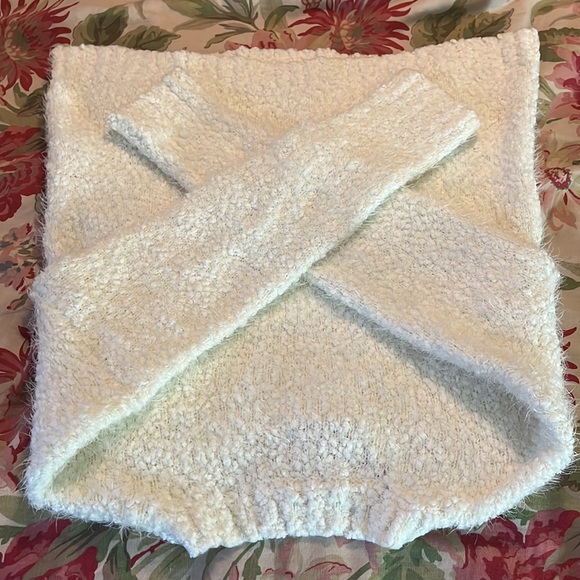 SHOW ME YOUR MUMU Size Medium Fuzzy Crop Varsity Sweater Nubby Ecru Ivory Soft - Picture 13 of 16